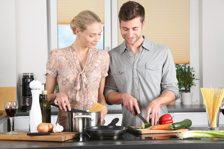 Watch what you heat: 5 kitchen safety tips - AZ Big Media