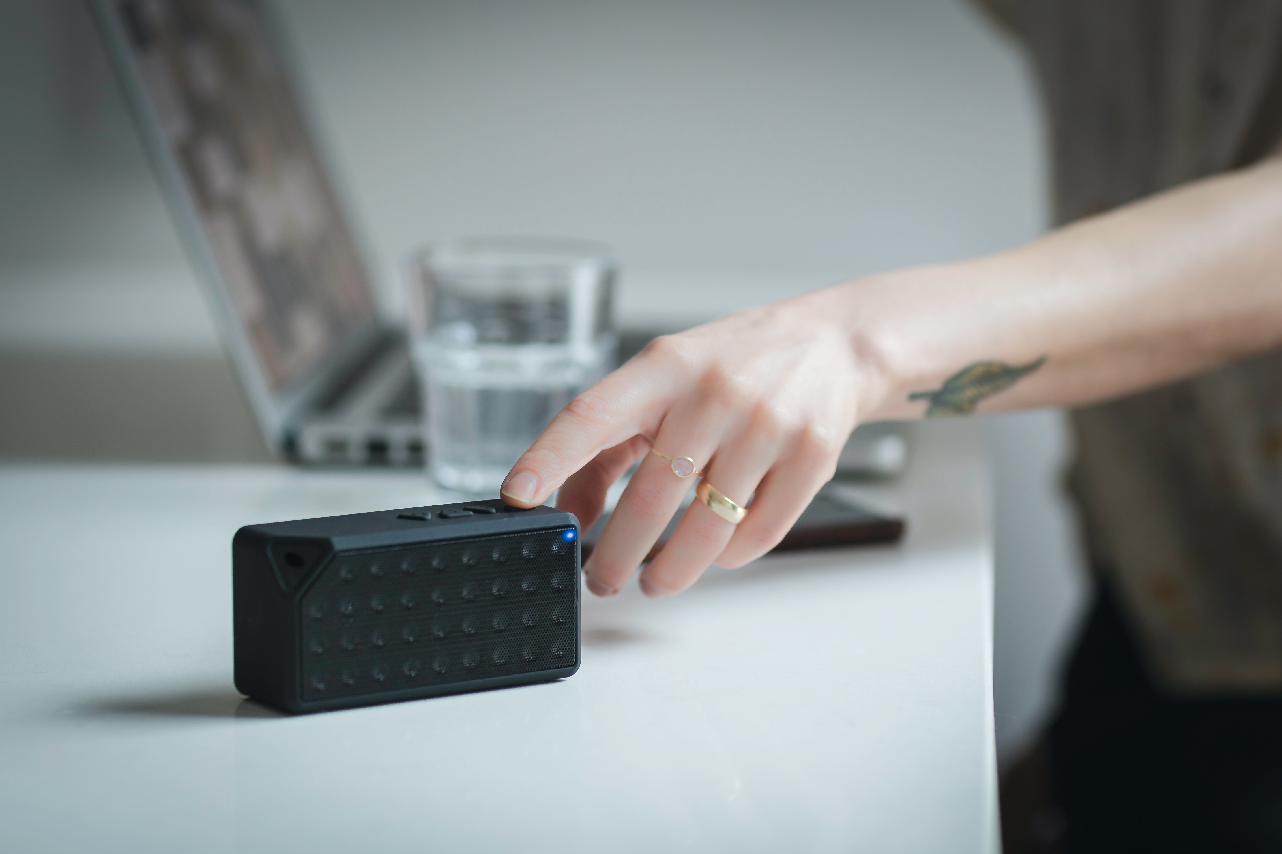 4-clever-hacks-to-make-your-bluetooth-speaker-play-louder-az-big-media