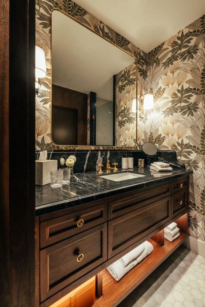 The Global Ambassador_Bathroom 2