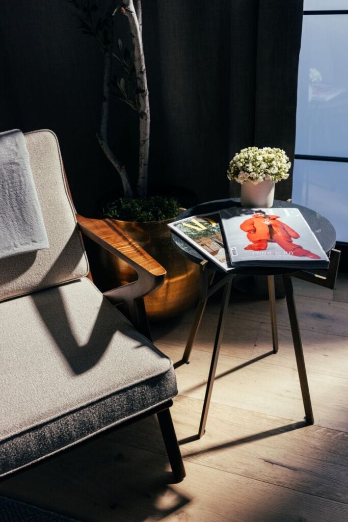 The Global Ambassador_Side Chair and Table