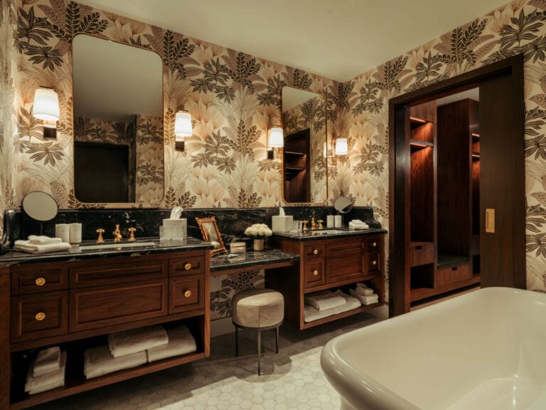 2 Suite Bathroom_The Global Ambassador