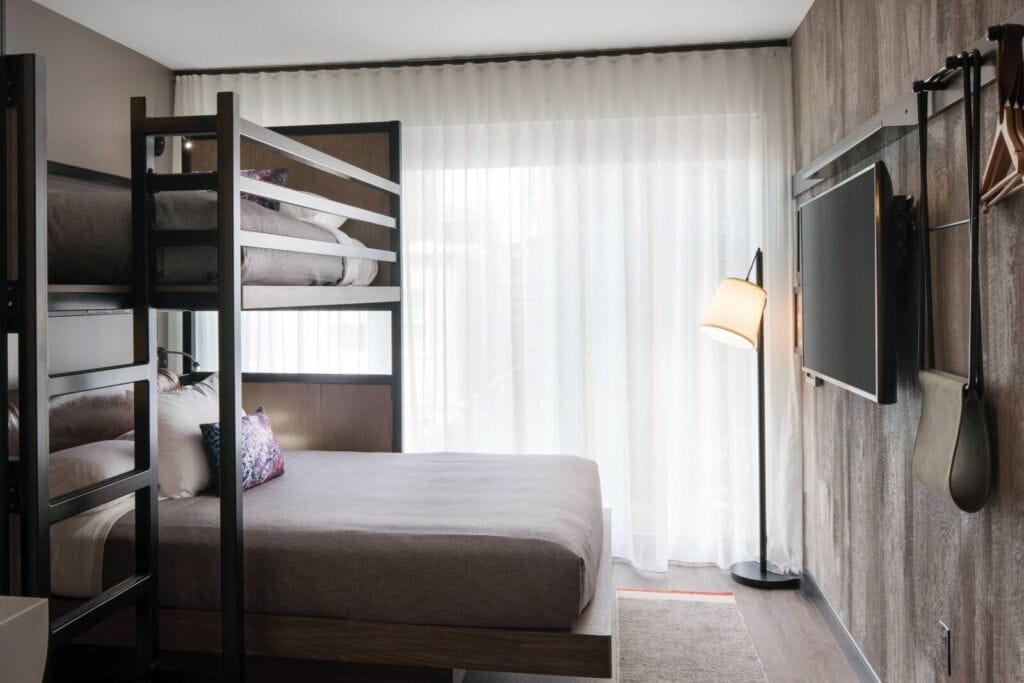 ox-bunk-room-0008-hor-clsc