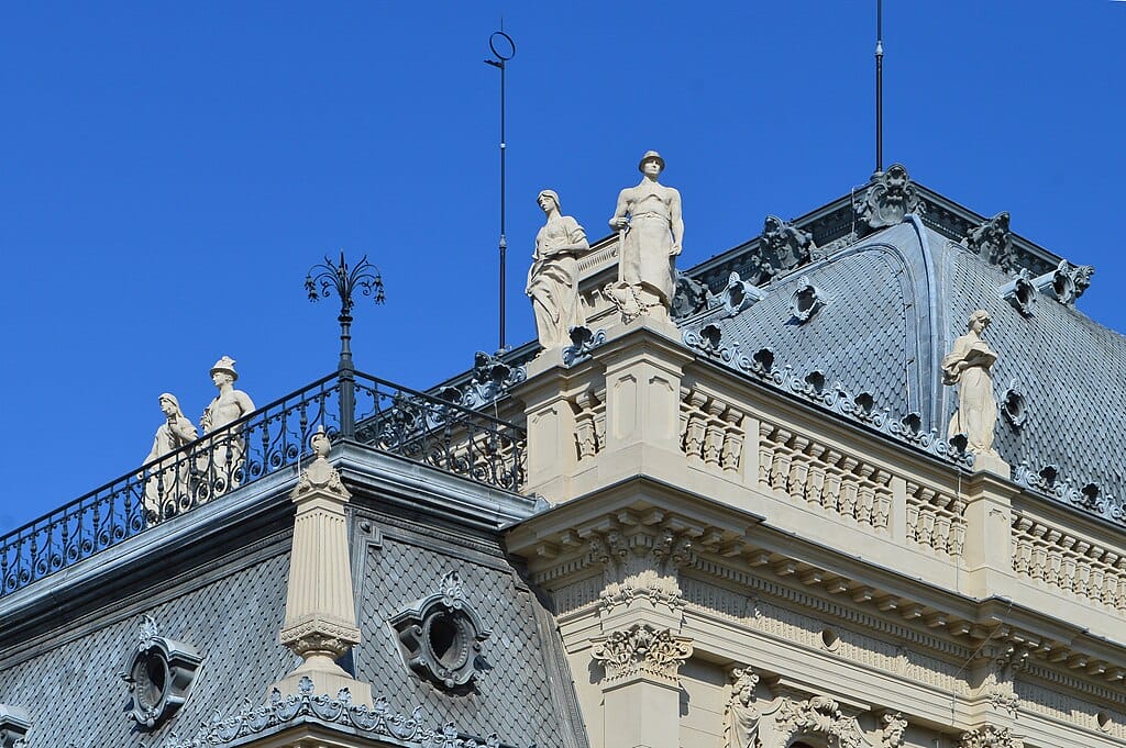 Vitkac i Grand Hotel w Łodzi: Fuzja mody, sztuki i historii