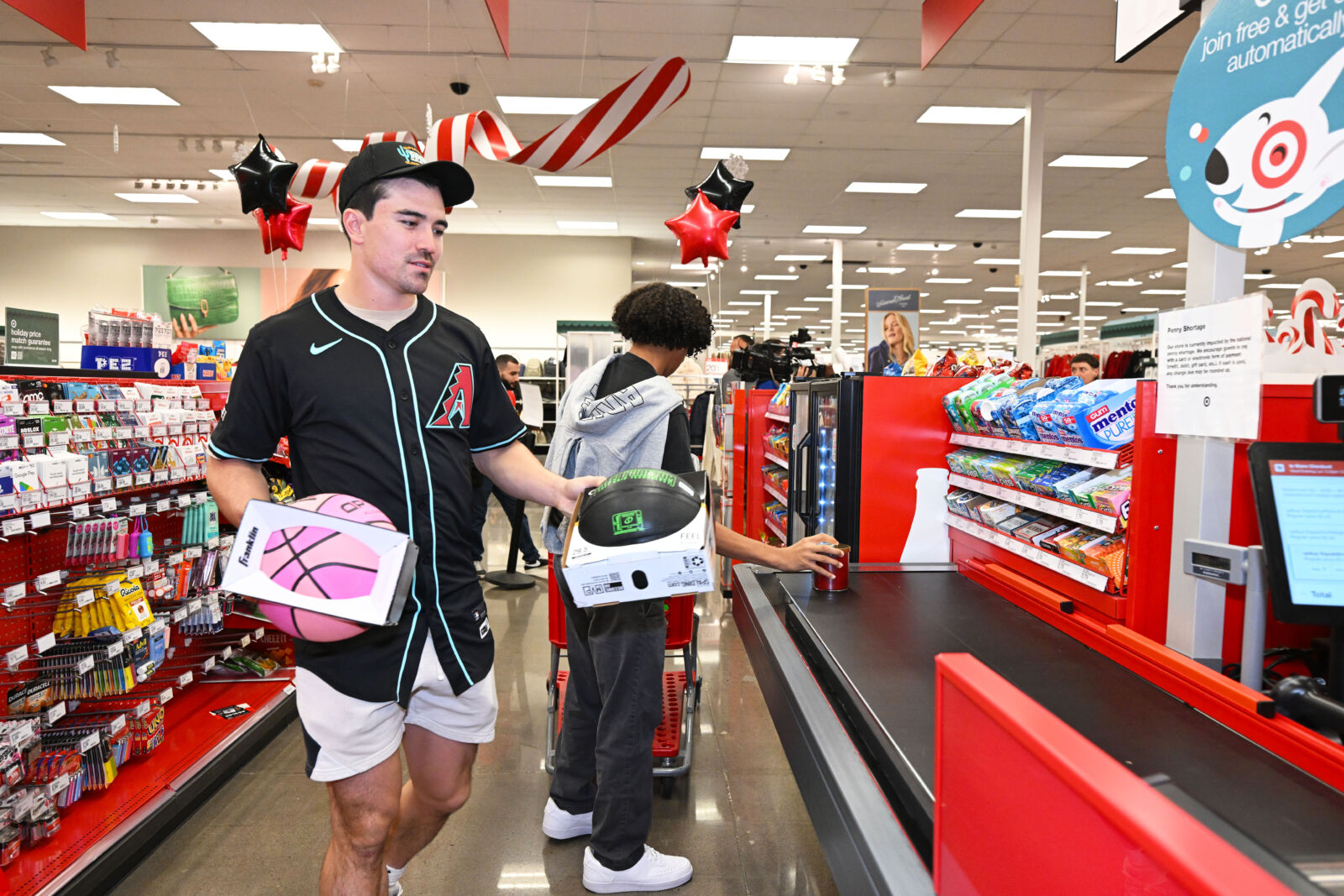 D-backs Give Back Shopping Spree
