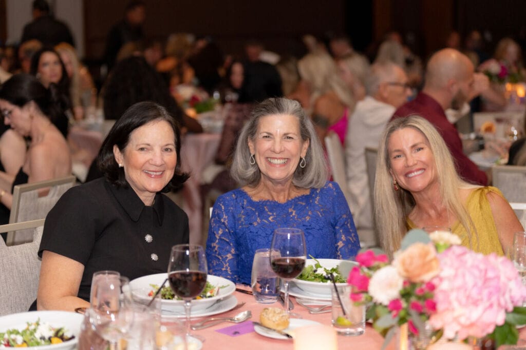 7R503328 Sydney Fox and sponsor Penny Papadopoulos and Caroline Auza