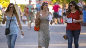 Roars & Pours allows adults to enjoy the Phoenix Zoo in a new way