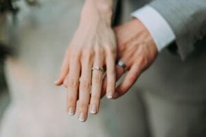 How Americans choose luxury jewelry gifts