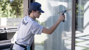 2 teens turn single flyer into six-figure Rapid Window Cleaning business